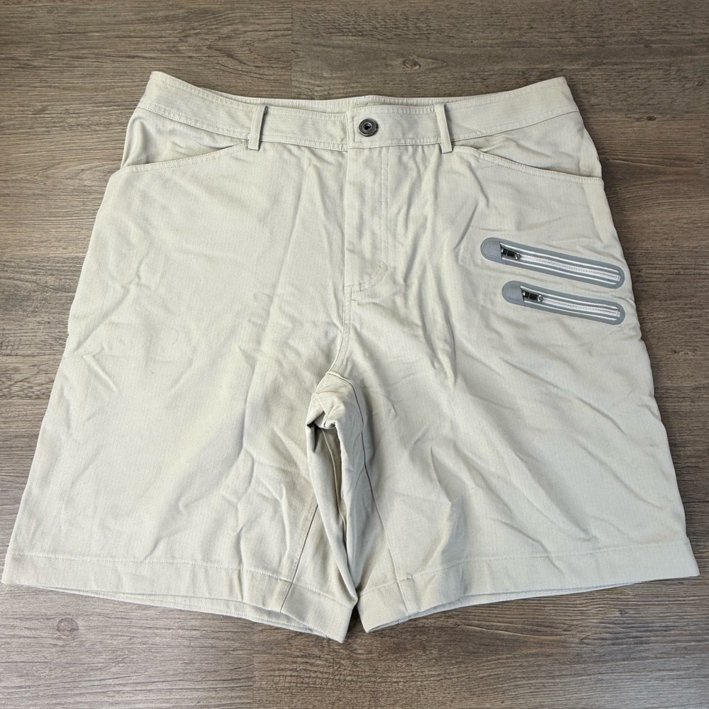 Lululemon Men’s Cadence Commute Short, Navajo Tan,  Casual Shorts, size 38